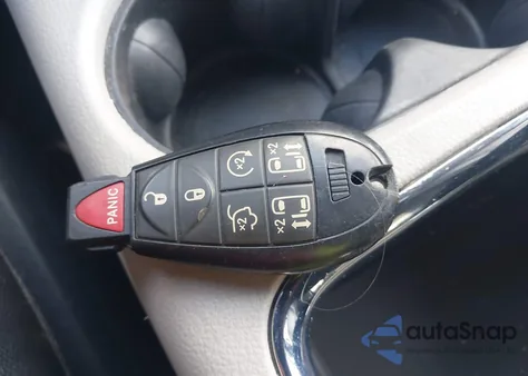 2016 Chrysler Town & Country Touring-L из США, поврежденный, VIN 2C4RC1CG1GR232605